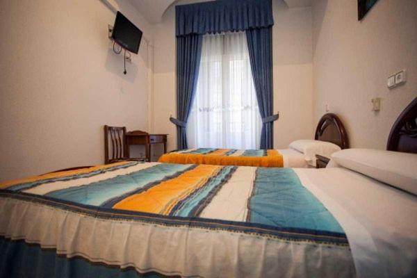 Hostal Palacios Fuencarral Madrid Esterno foto