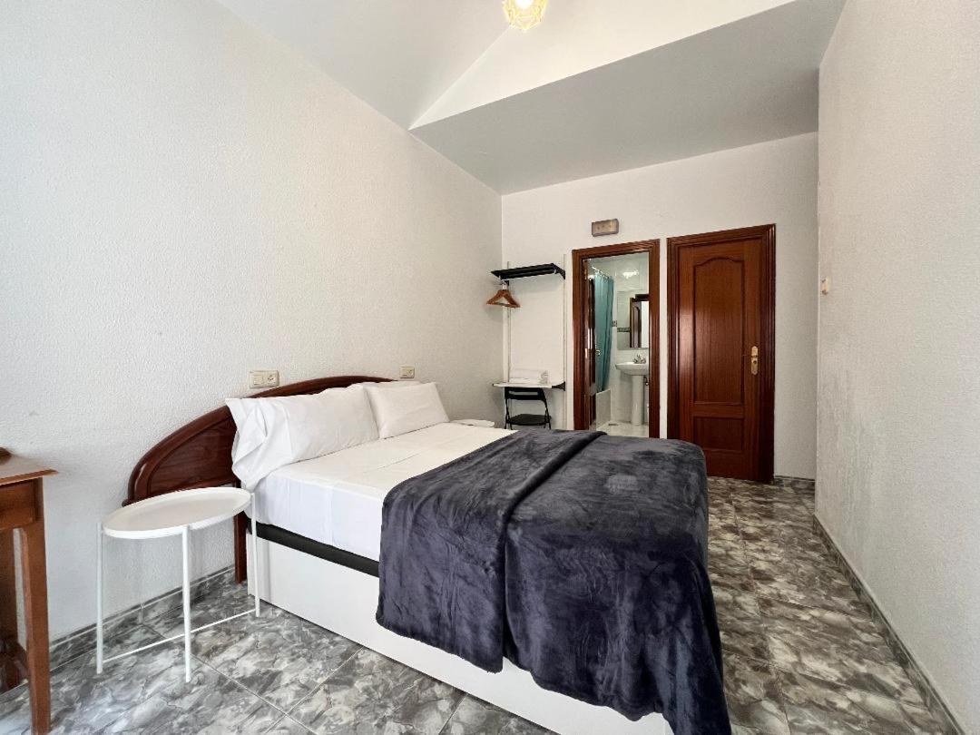 Hostal Palacios Fuencarral Madrid Esterno foto
