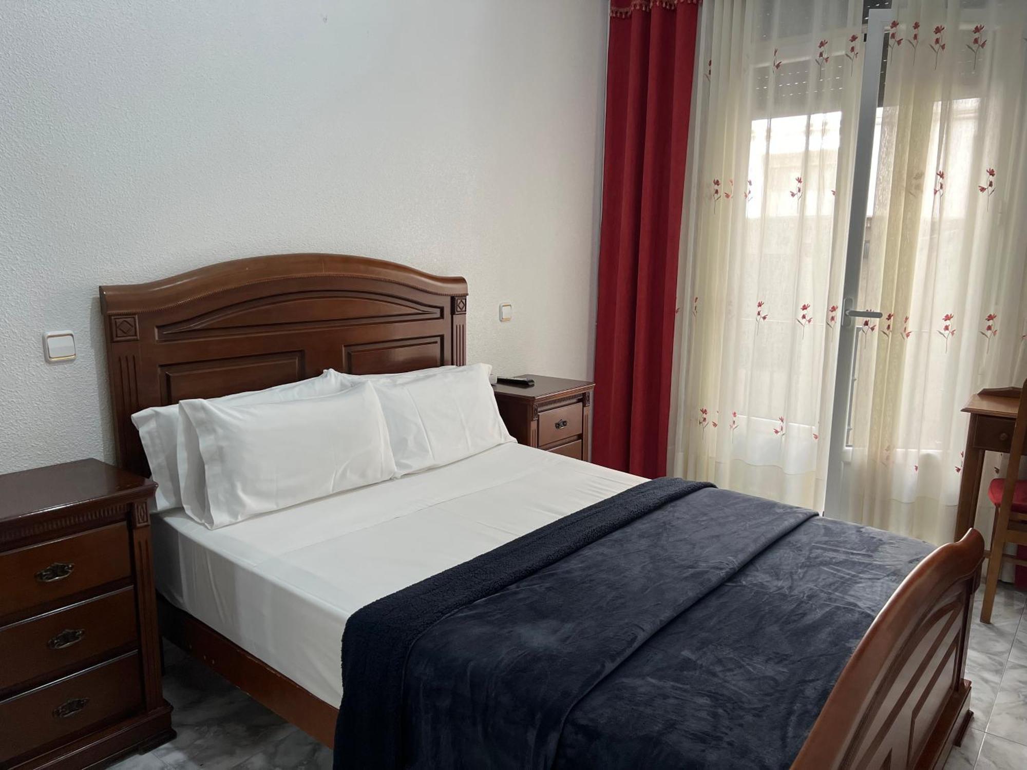 Hostal Palacios Fuencarral Madrid Esterno foto