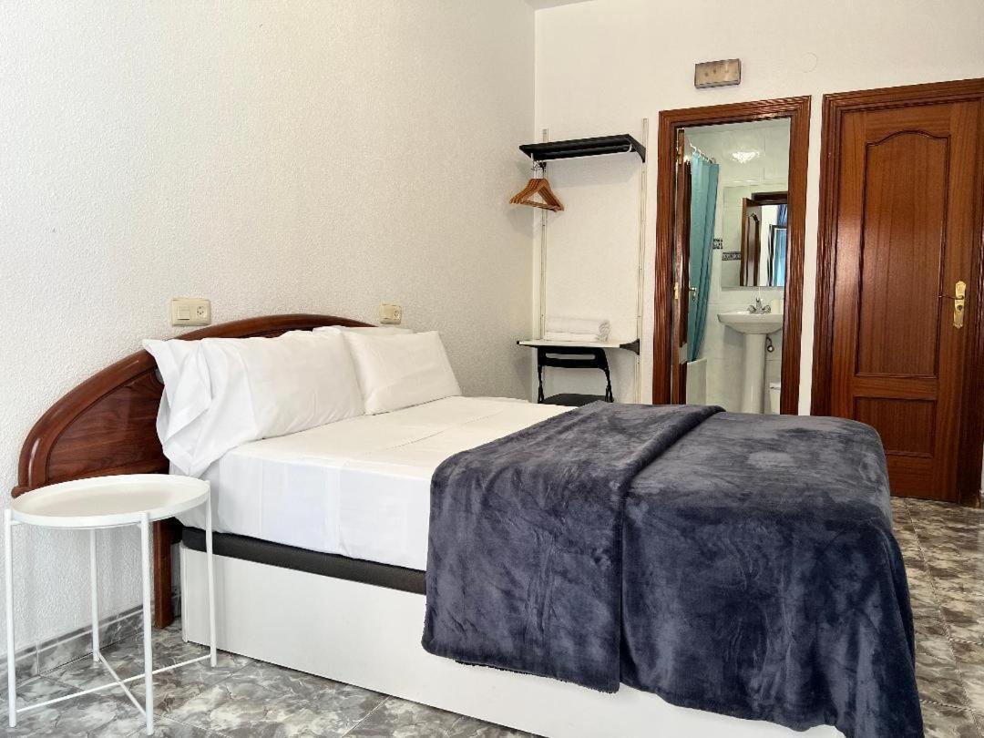 Hostal Palacios Fuencarral Madrid Esterno foto