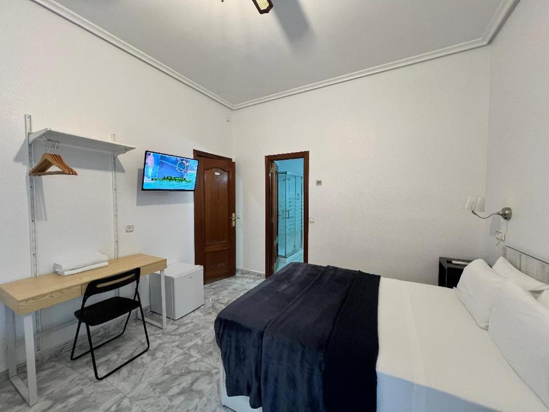 Hostal Palacios Fuencarral Madrid Esterno foto