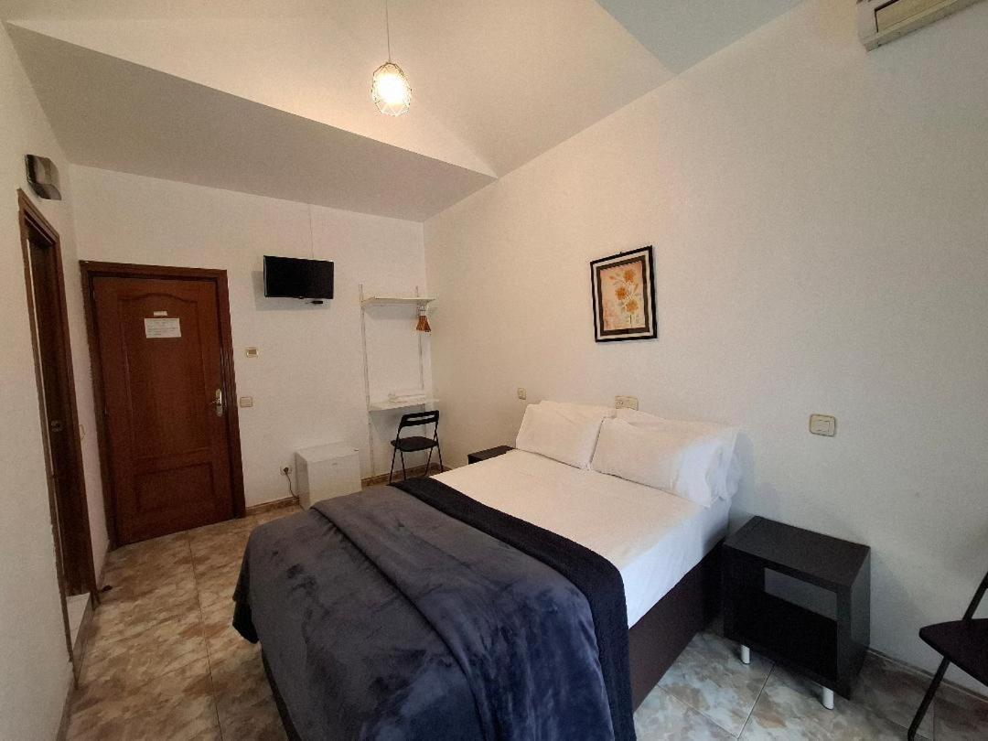 Hostal Palacios Fuencarral Madrid Esterno foto