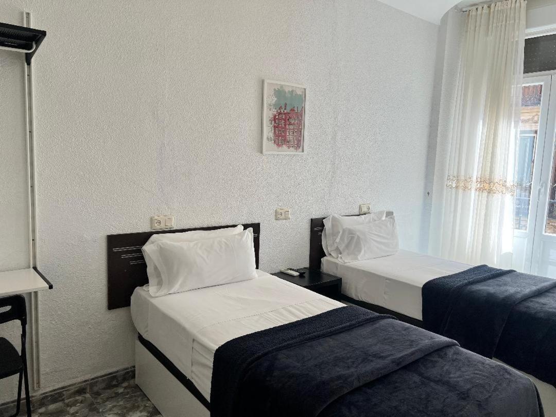 Hostal Palacios Fuencarral Madrid Esterno foto