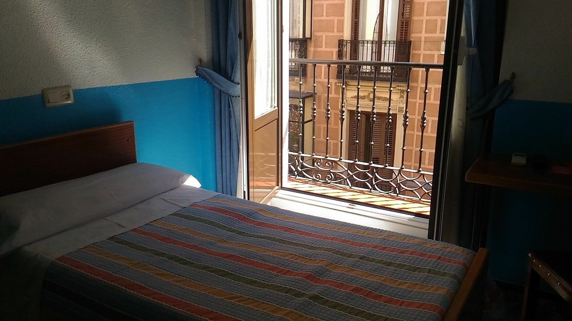 Hostal Palacios Fuencarral Madrid Esterno foto