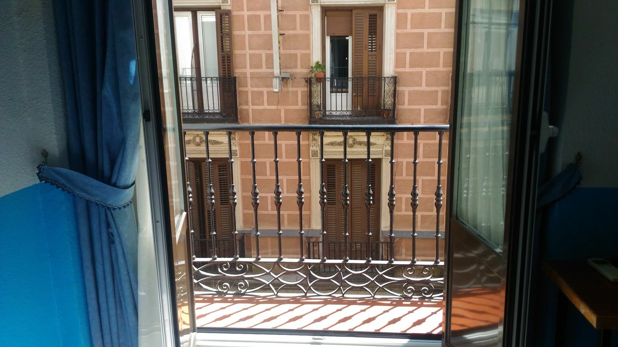 Hostal Palacios Fuencarral Madrid Esterno foto