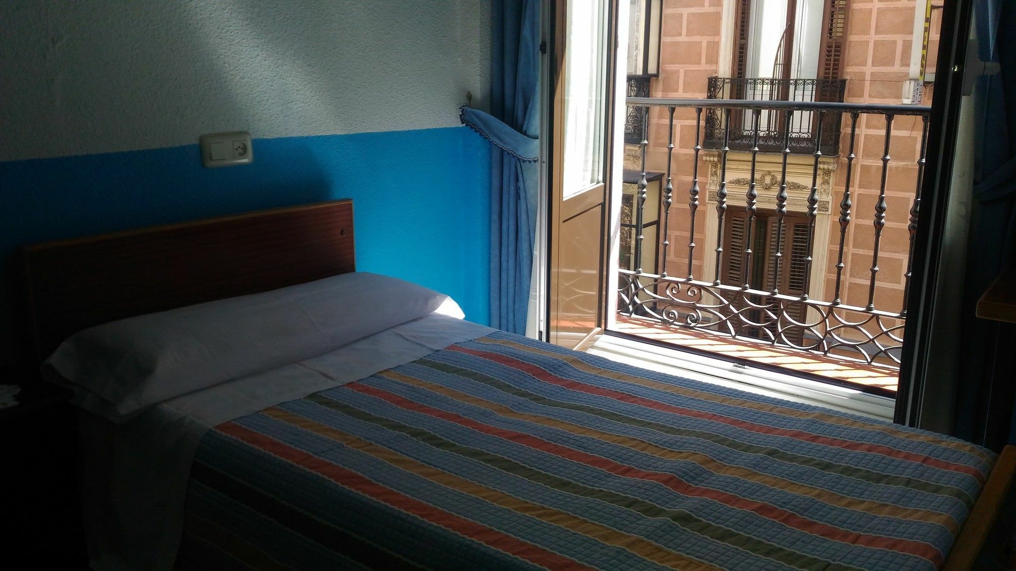 Hostal Palacios Fuencarral Madrid Esterno foto