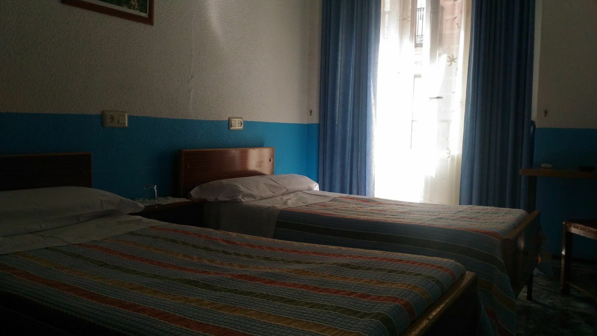 Hostal Palacios Fuencarral Madrid Esterno foto